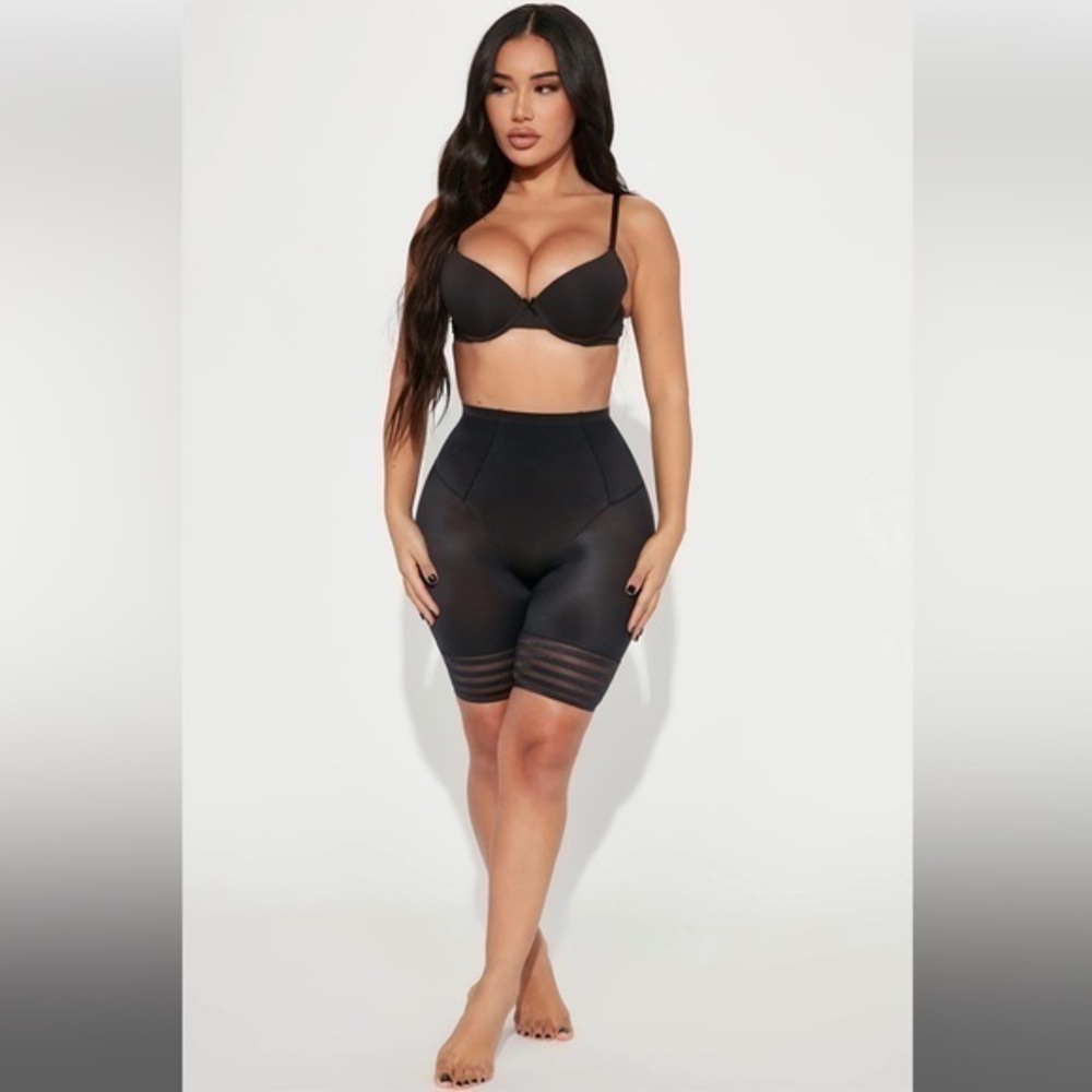 Sculpting Fit Shapewear Short - Black Size Large REFFNB